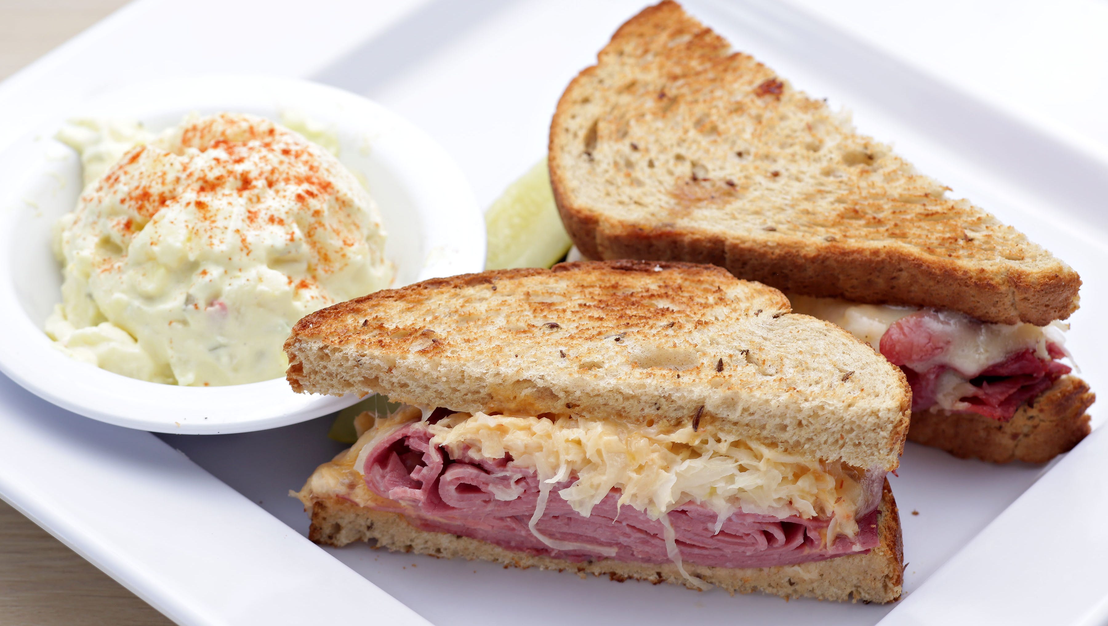 Review Mcalister S Deli Adapts To The Desert