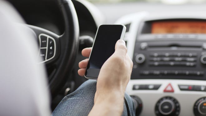 Green Bay drivers will not be banned from cellphone use while driving.