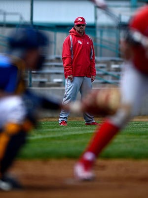 Lewistown Redbirds manager Scott Sparks, center in this 2015 photo, has guided his team to a berth in the American Legion Class A State Tournament next week in Florence.