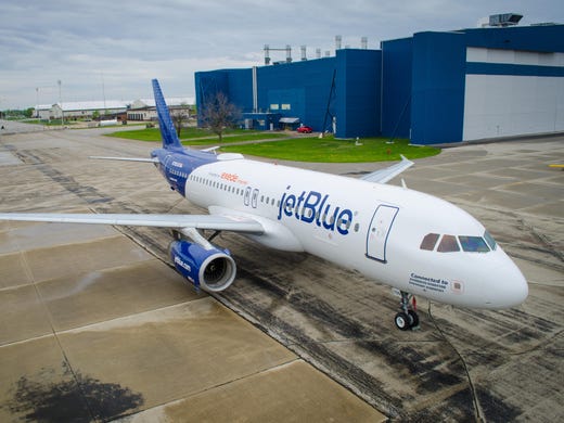 JetBlue, Boston Celtics celebrate Airbus A320 painted in team's colors