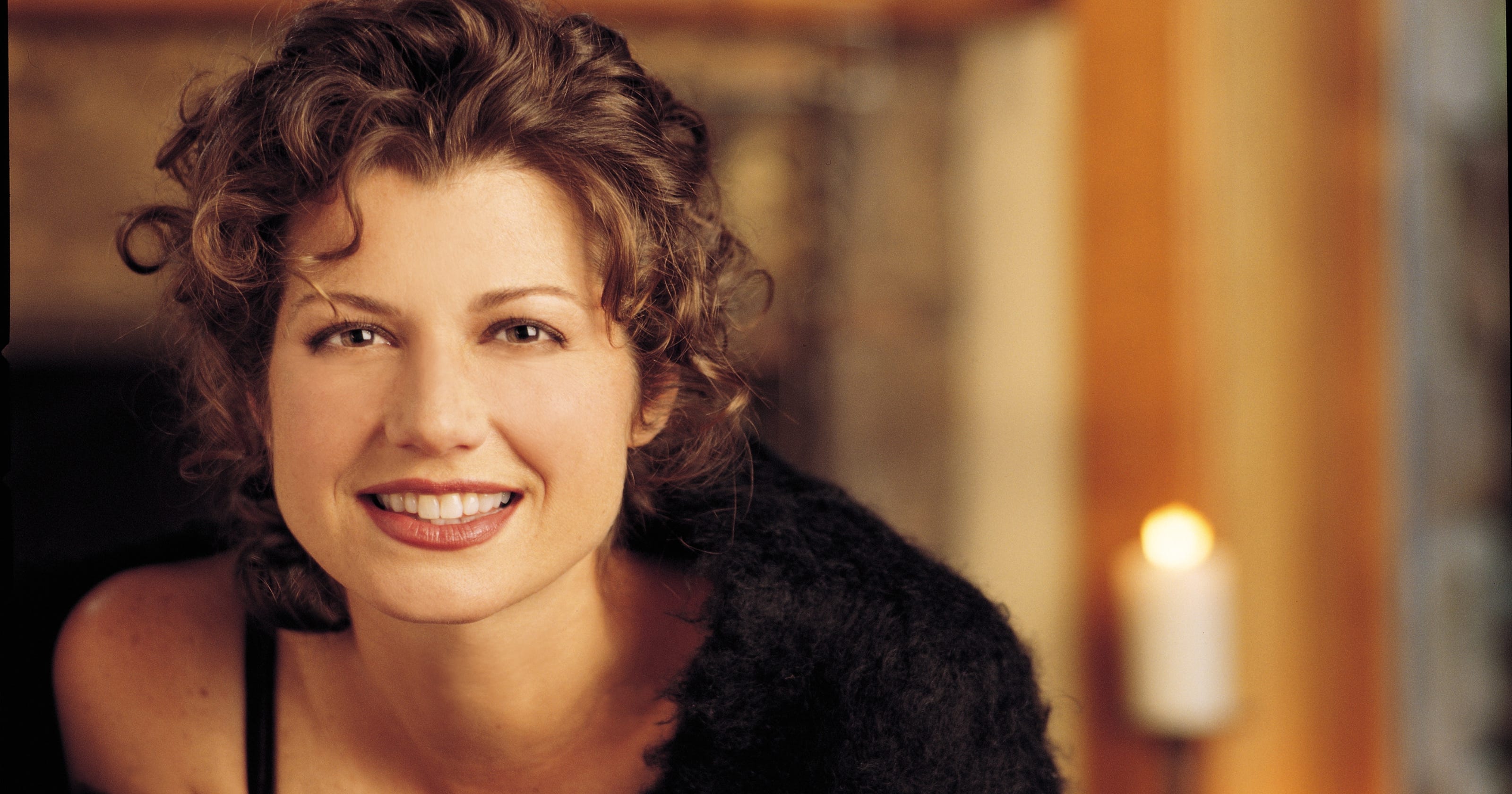 Amy Grant captures Christmas in Music Hall