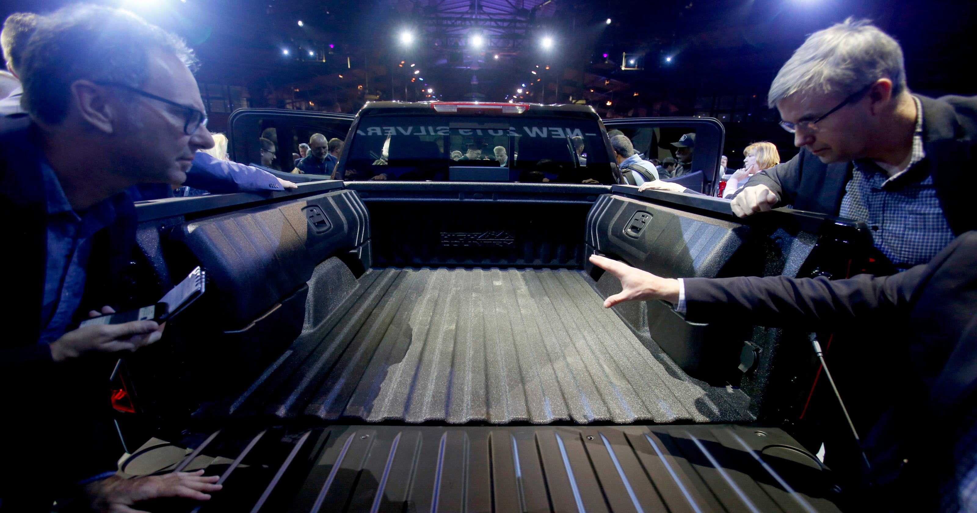 Detroit Auto Show 2019 Chevy Silverado Reinvents Pickup Bed