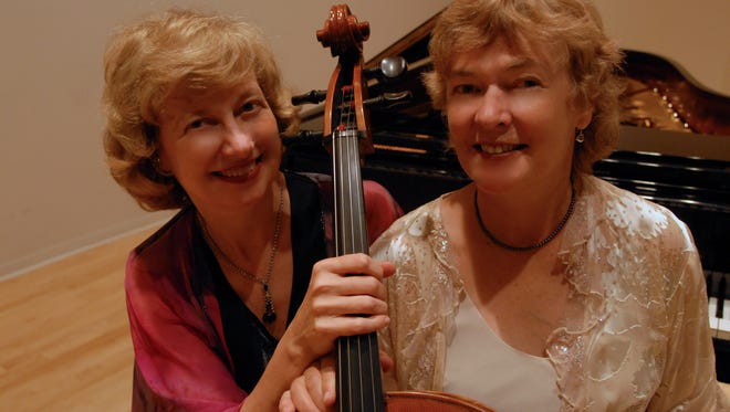 Dieuwke Davydov (cello) and pianists Diana Fanning.