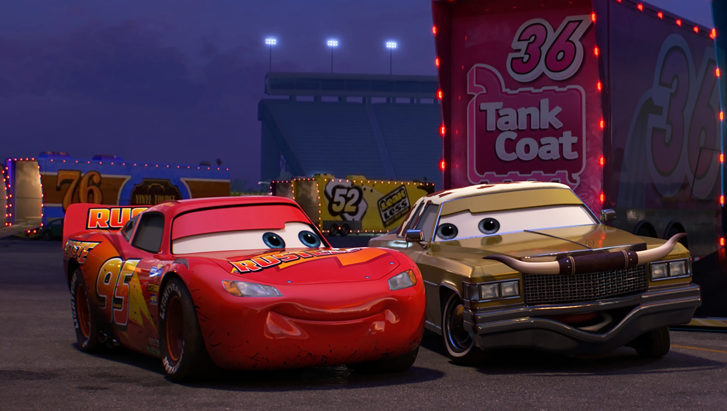 Cars 3 Why Lightning Mcqueen Got A New Paint Job Spoilers In cars lightning ...