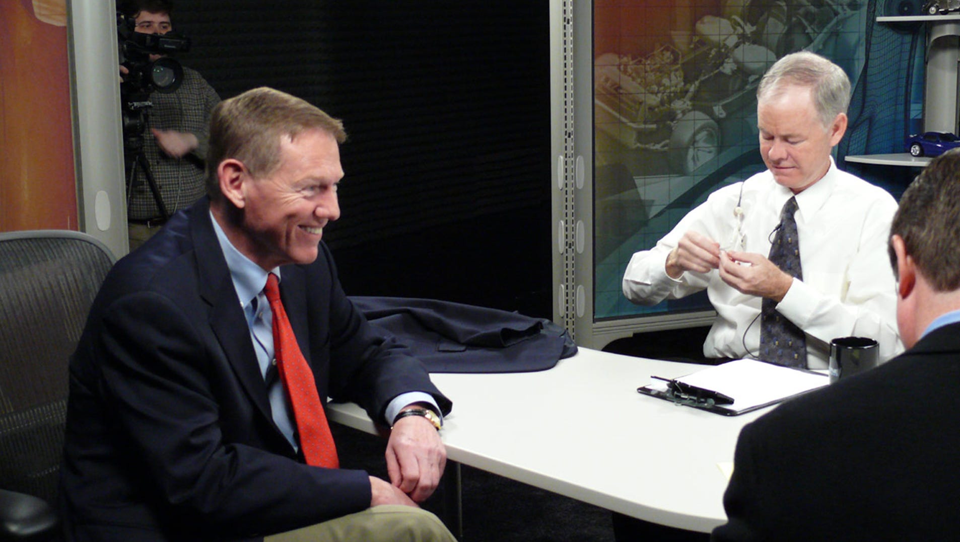 'Autoline' host John McElroy reflects on 20 years of cars