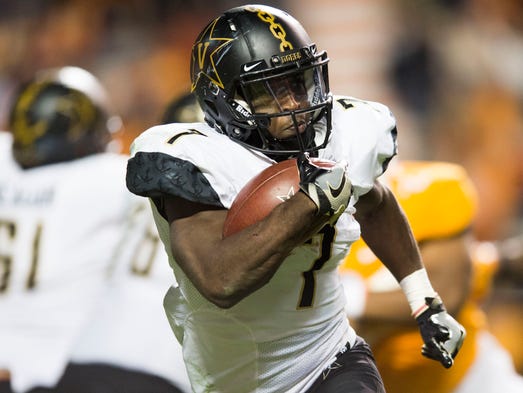 Vanderbilt running back Ralph Webb (7) runs the ball