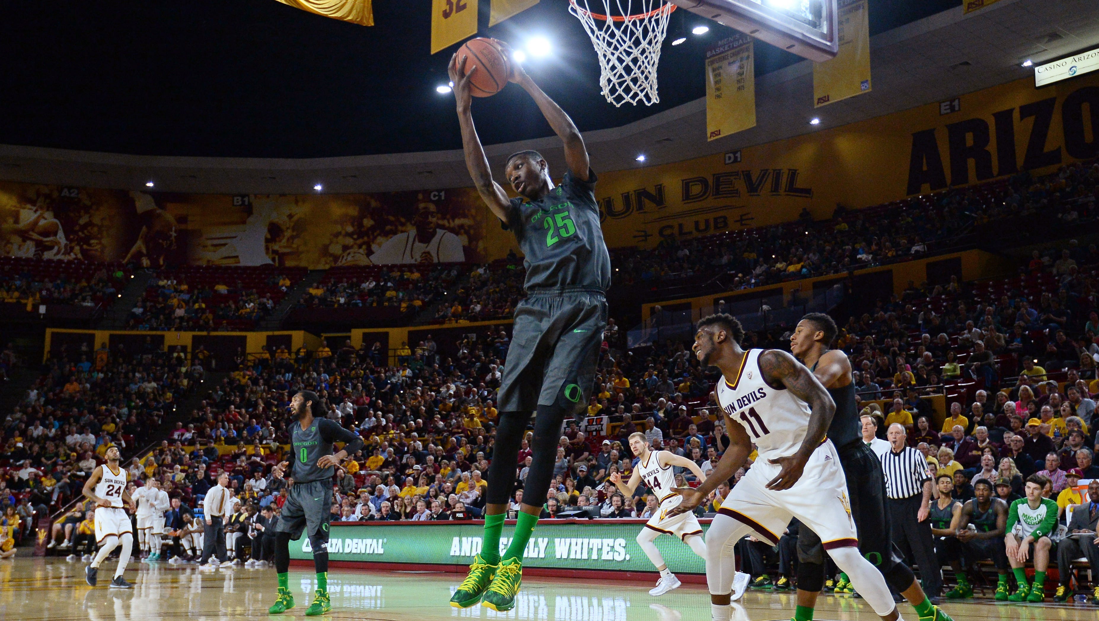 Basketball Gives Oregon S Chris Boucher A Shot At Life