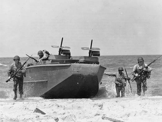 Chris-Craft common these selected images and advertisements