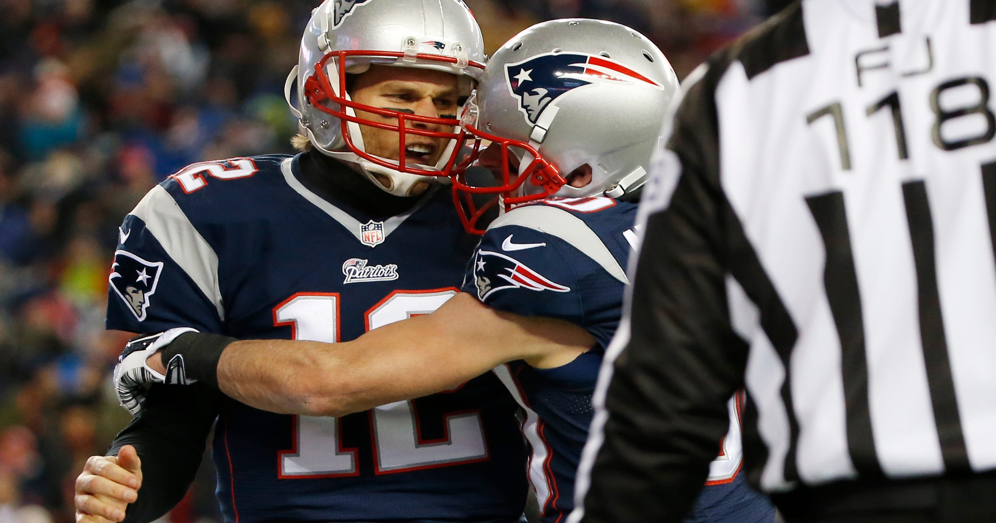 Brady passes Montana for postseason TD record