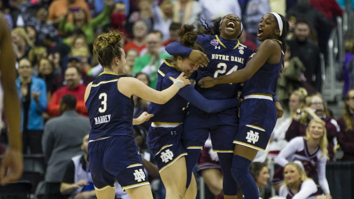 Οι απόφοιτοι γυναικείας καλαθοσφαίρισης της Notre Dame κερδίζουν συμβόλαια WNBA εκατομμυρίων δολαρίων