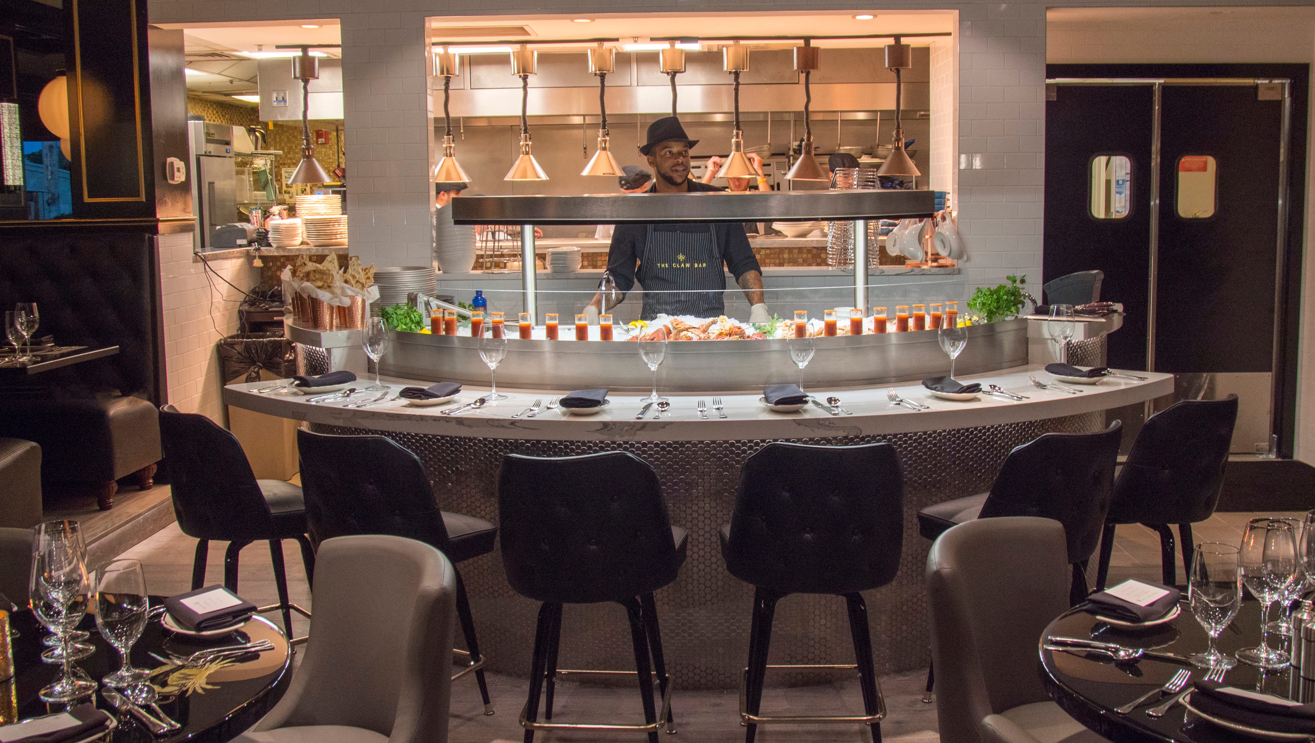 New Claw Bar is a hidden gem in Naples