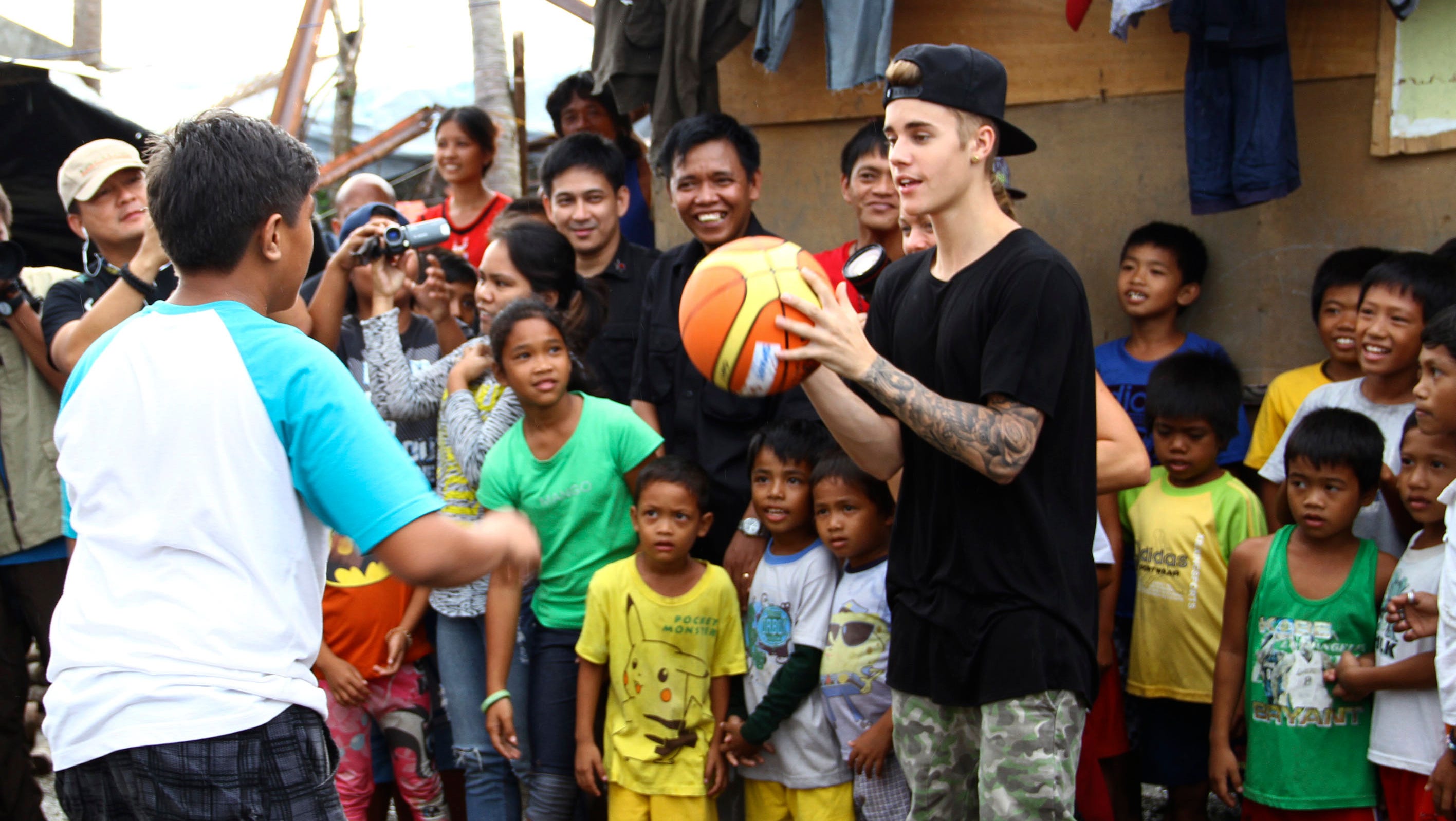 Justin Bieber visits Philippine typhoon victims