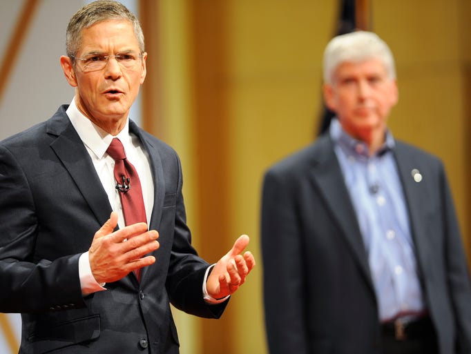Former Congressman Mark Schauer answers questions during