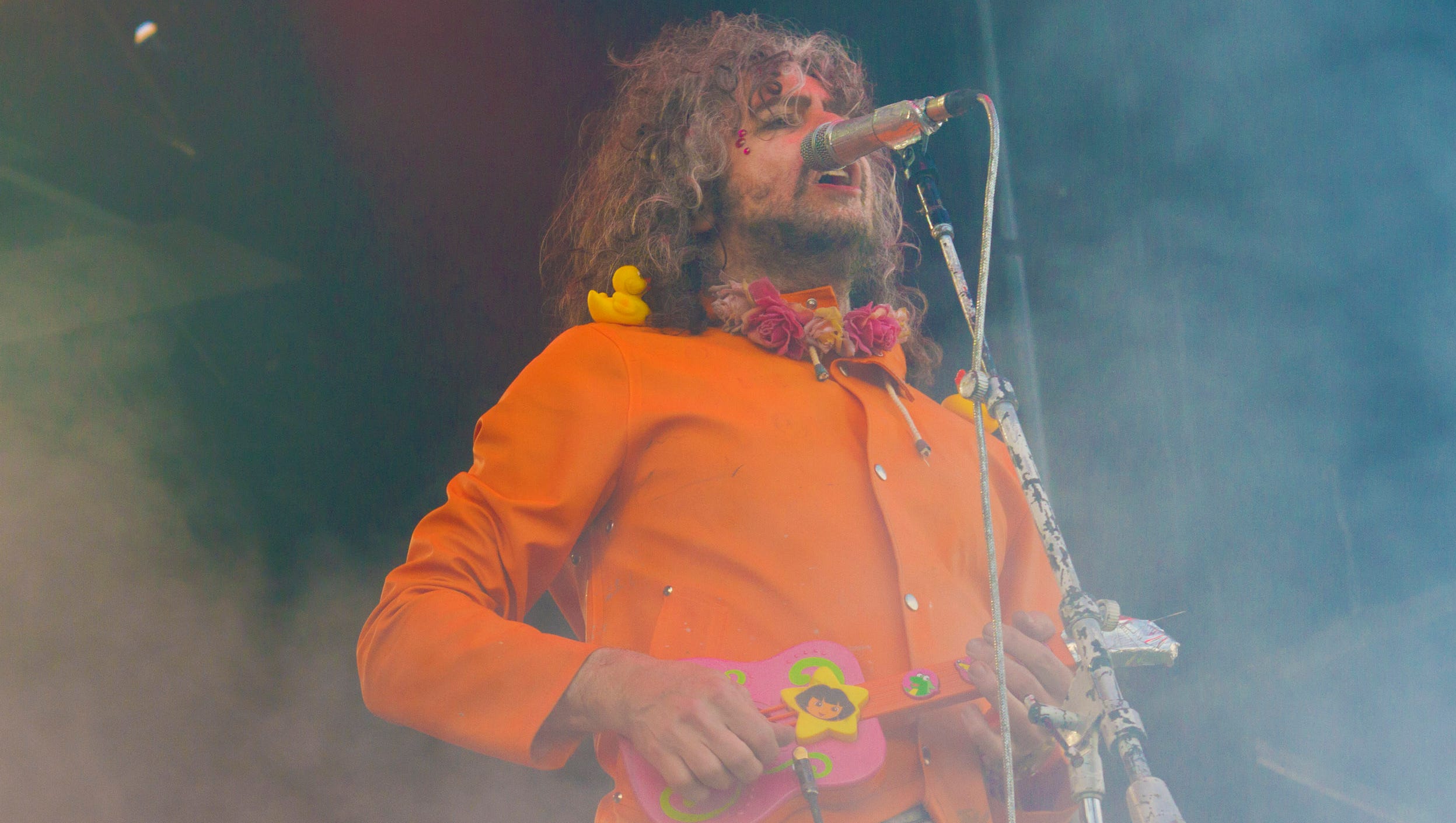 the flaming lips christmas at the zoo the flaming lips christmas at the zoo