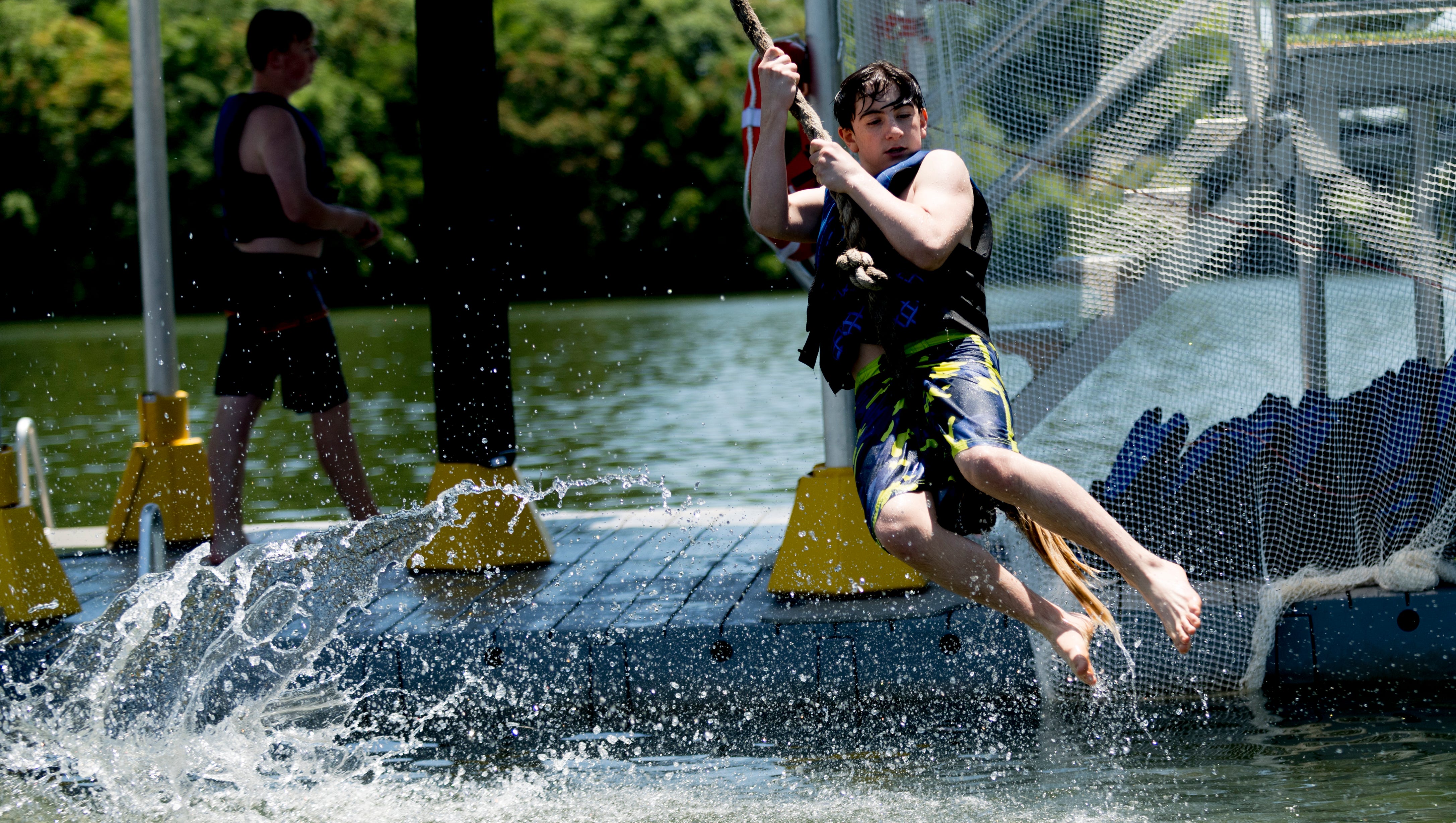 Jungle Float water park lets you splash and slide in Knoxville