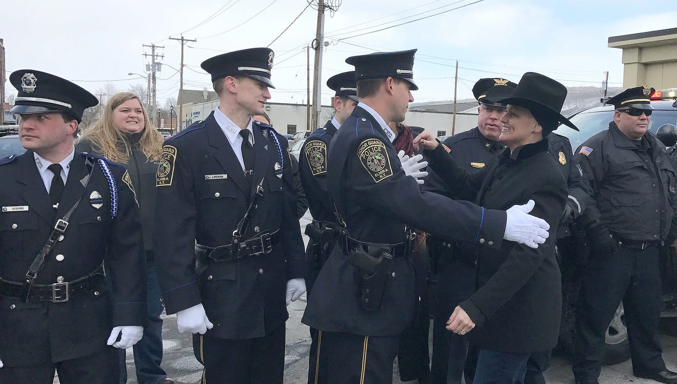 Officers honor retiring Chemung County Sheriff's Office lieutenant