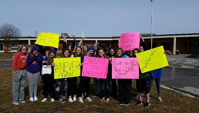 Indianola students walked out of school to protest gun violence at noon on Feb. 21. The students protested for 17 minutes to honor the 17 students killed during the shooting at a high school in Florida.