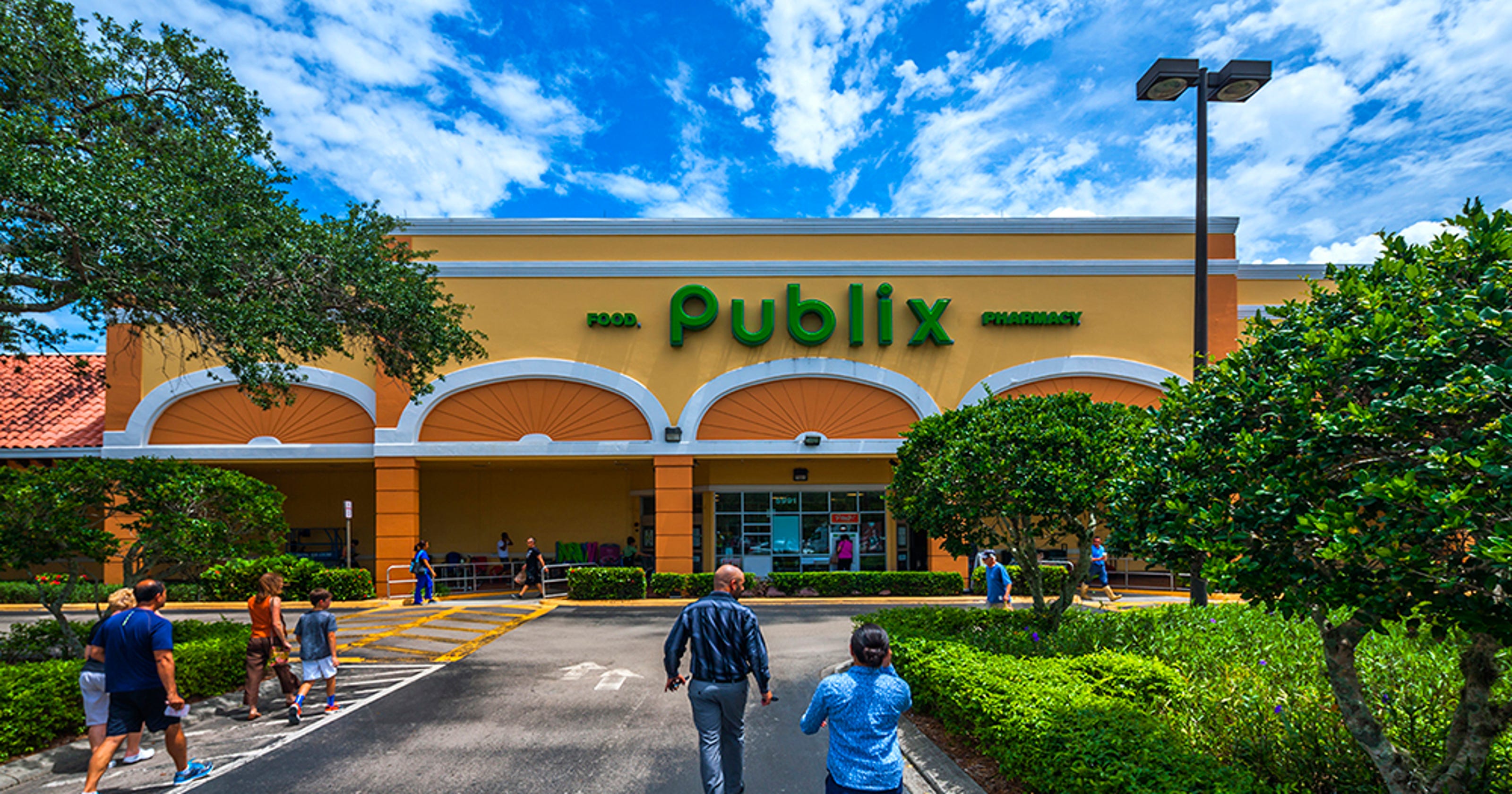 Publixanchored Crossroads Market has a new owner