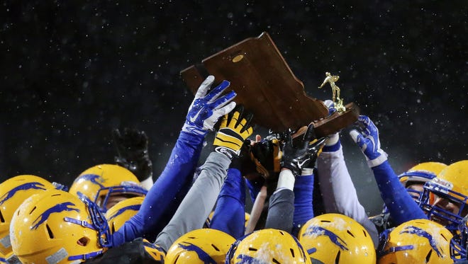 FILE — Who will hoist sectional trophies this season?