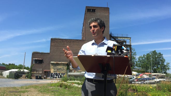 Burlington Mayor Miro Weinberger announces the dissolution of a development agreement for the Moran plant on July 21, 2016. He also announced the beginning of a new round of proposals.