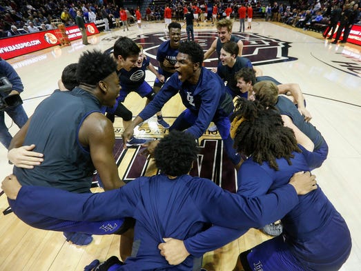 The La Lumiere Lakers get pumped up before their game