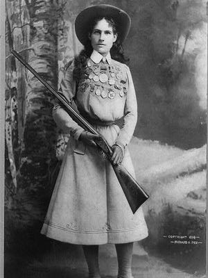 Annie Oakley, circa 1899.
Library of Congress file.