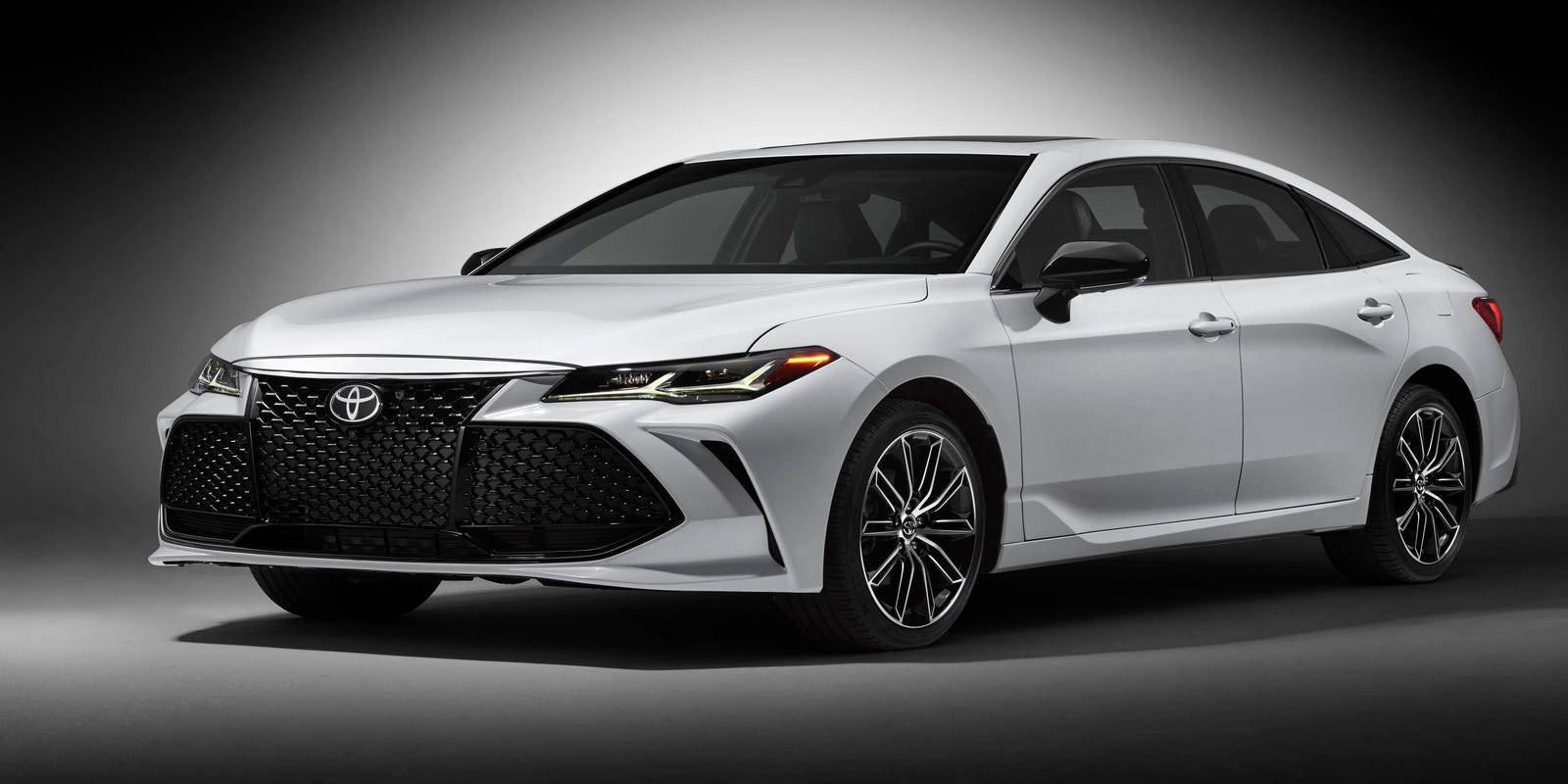 2019 Toyota Avalon looks good, but faces tough market