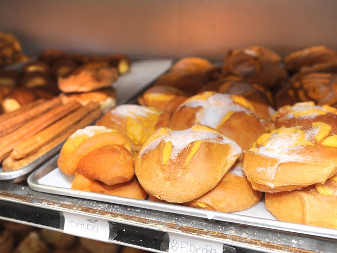 Mexican bakery cookies and breads at Abarrotes Sin Limite.
