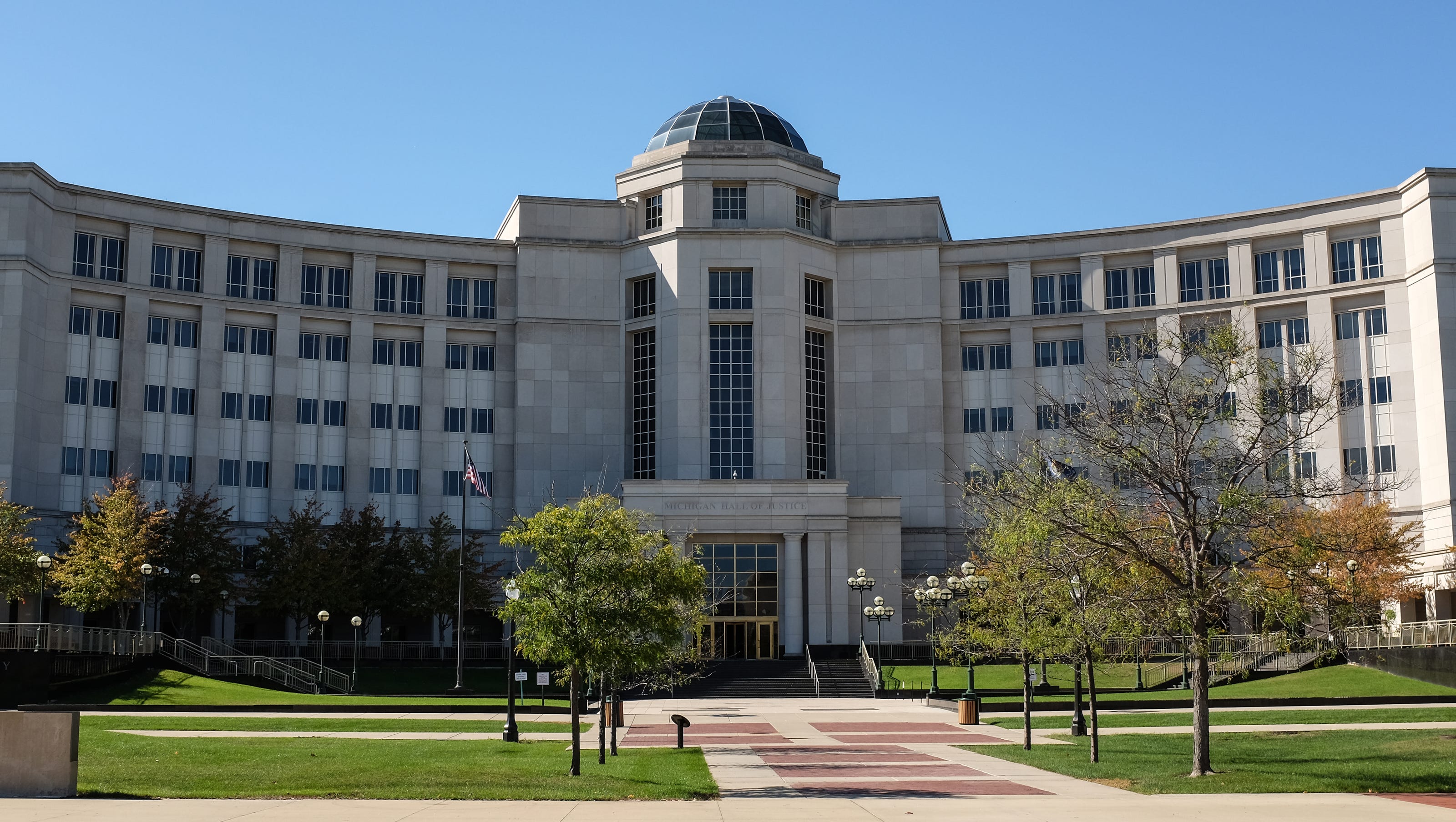 Michigan court appointed lawyer standards survive Oakland Co challenge Michigan court appointed lawyer standards survive Oakland Co challenge