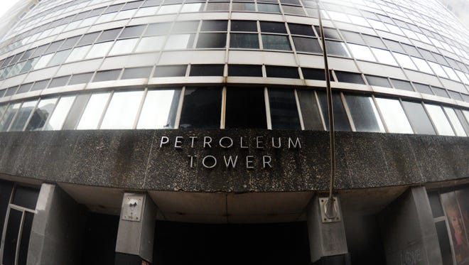 Efforts to get the Petroleum Tower redeveloped have stalled again after the Caddo Commission refuses to enter into an intergovernmental agreement with the City of Shreveport to loan $600,000 a piece to the developers of the project. 