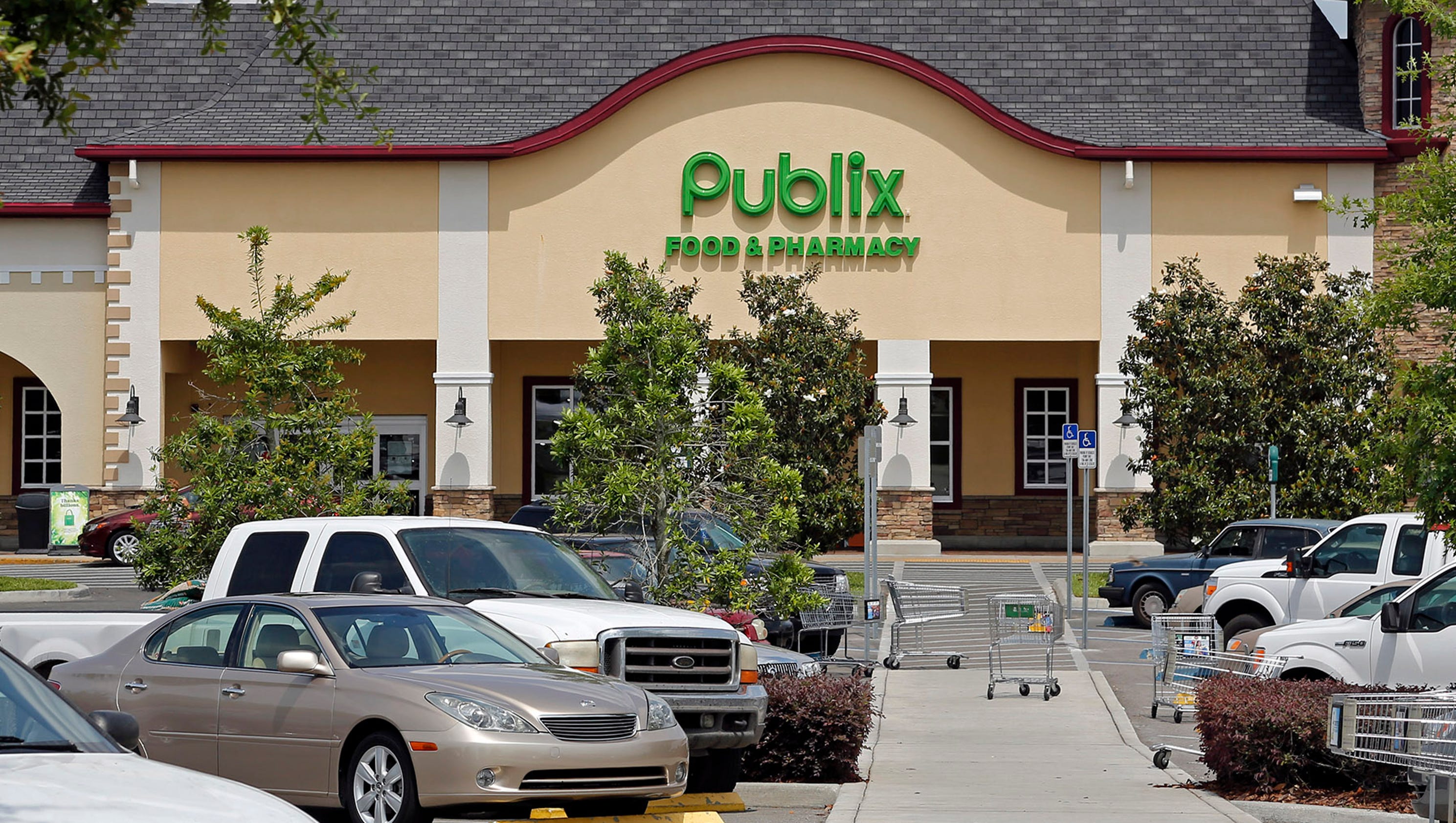 Publix market in South Carolina censors grad's ‘Summa Cum