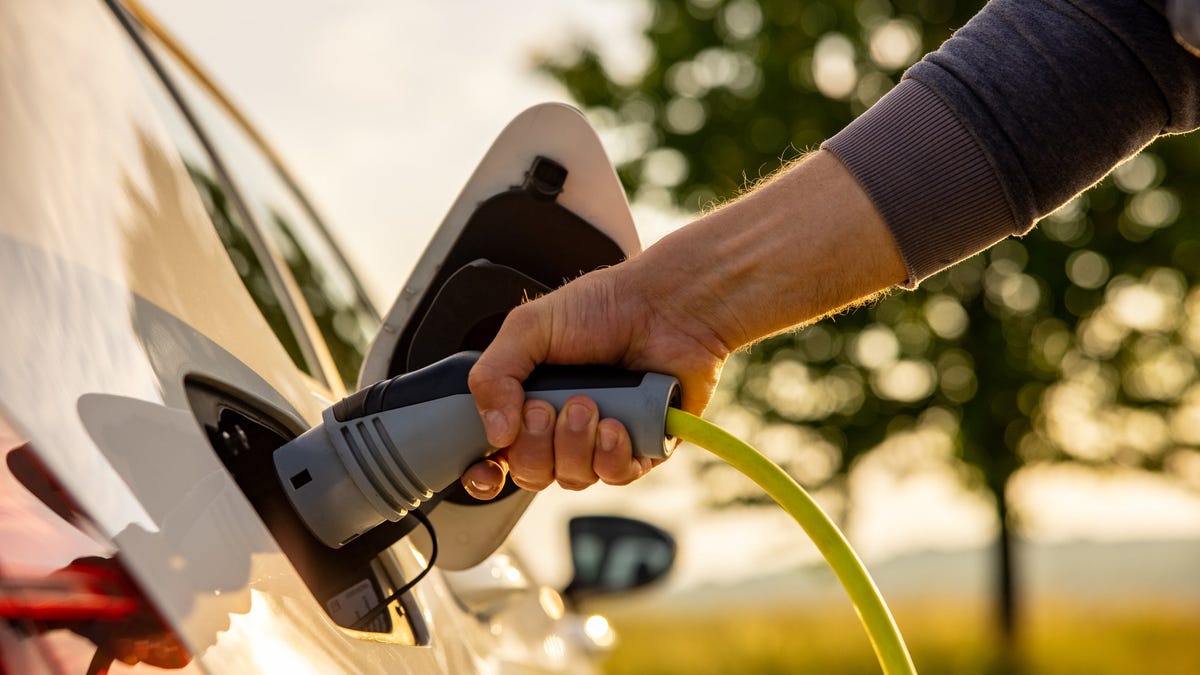 Jak działają ulgi podatkowe na samochody elektryczne?  Kiedy kupisz.