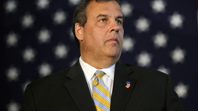 New Jersey Gov. Chris Christie picks up both a New Hampshire newspaper endorsement and scorn from Donald Trump.