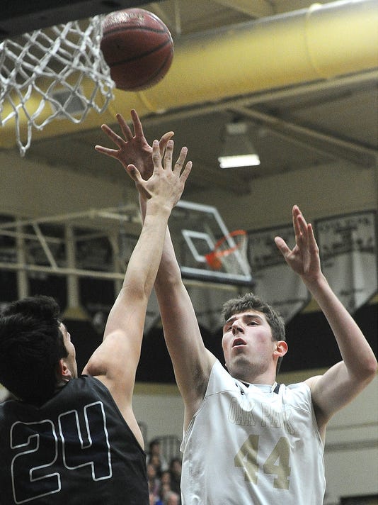 Oak Park Makes Statement In Win Over Camarillo