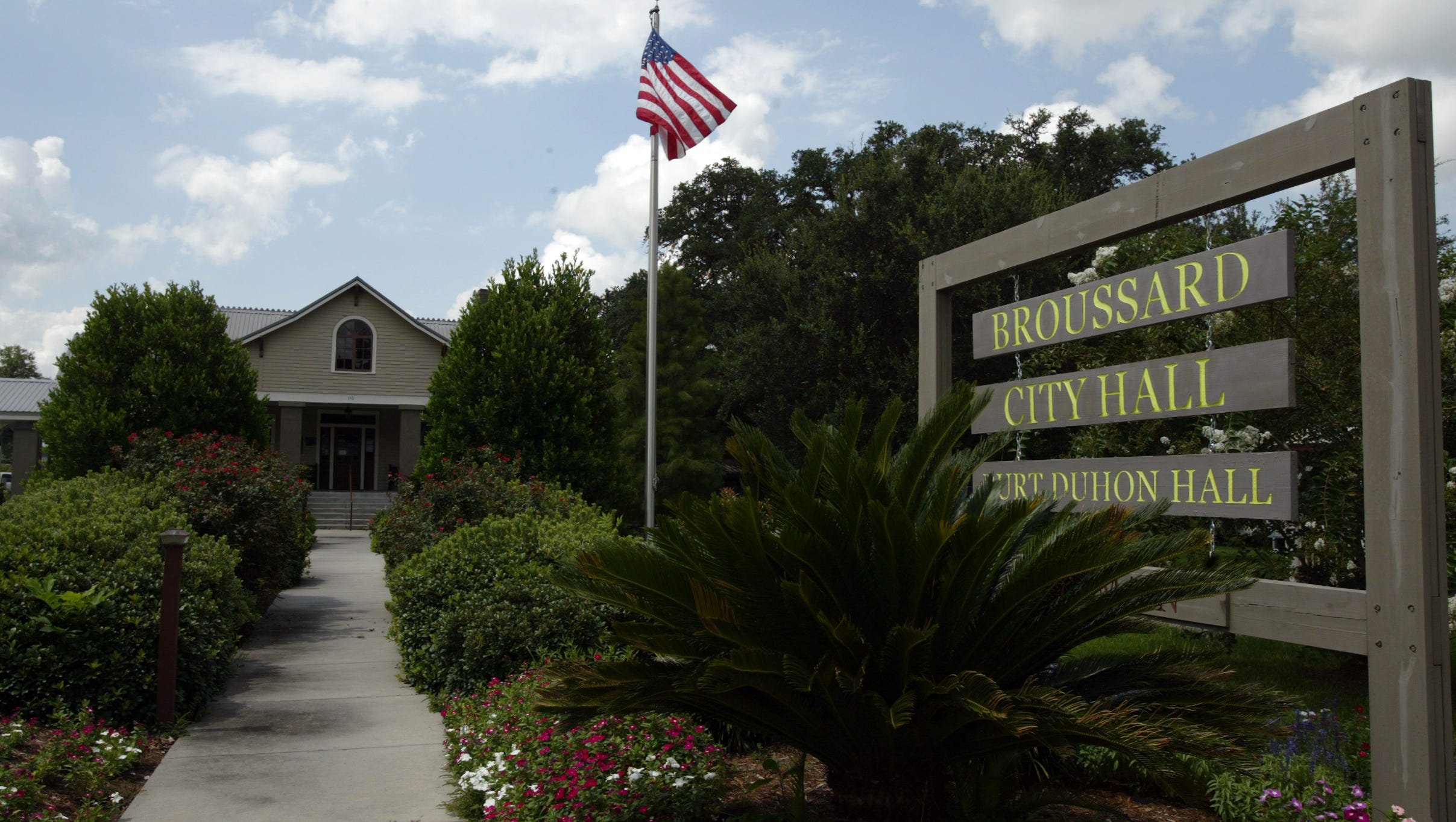 Broussard council announces support for school tax