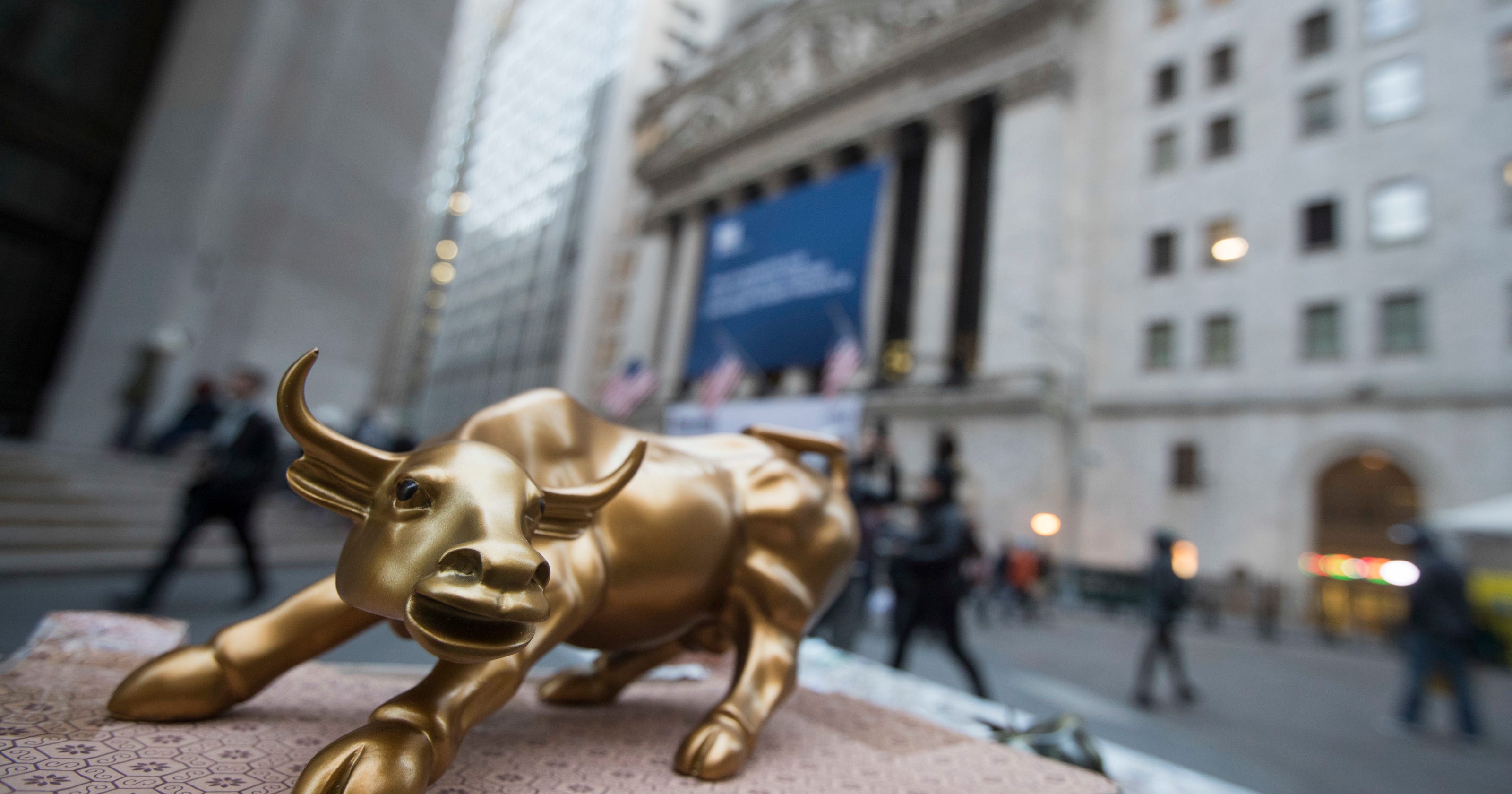 Stock market surge lifts U.S. household wealth to 92.8 trillion