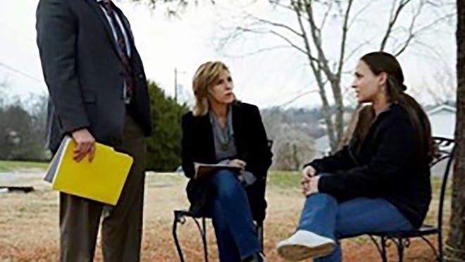 
Gallatin Police Department investigator Daniel Soto speaks with Cold Justice personalities Kelly Siegler, center, and Yolanda McClary about the open murder case of Lydia Gutierrez found dead by her 8-year-old son in 2010.
