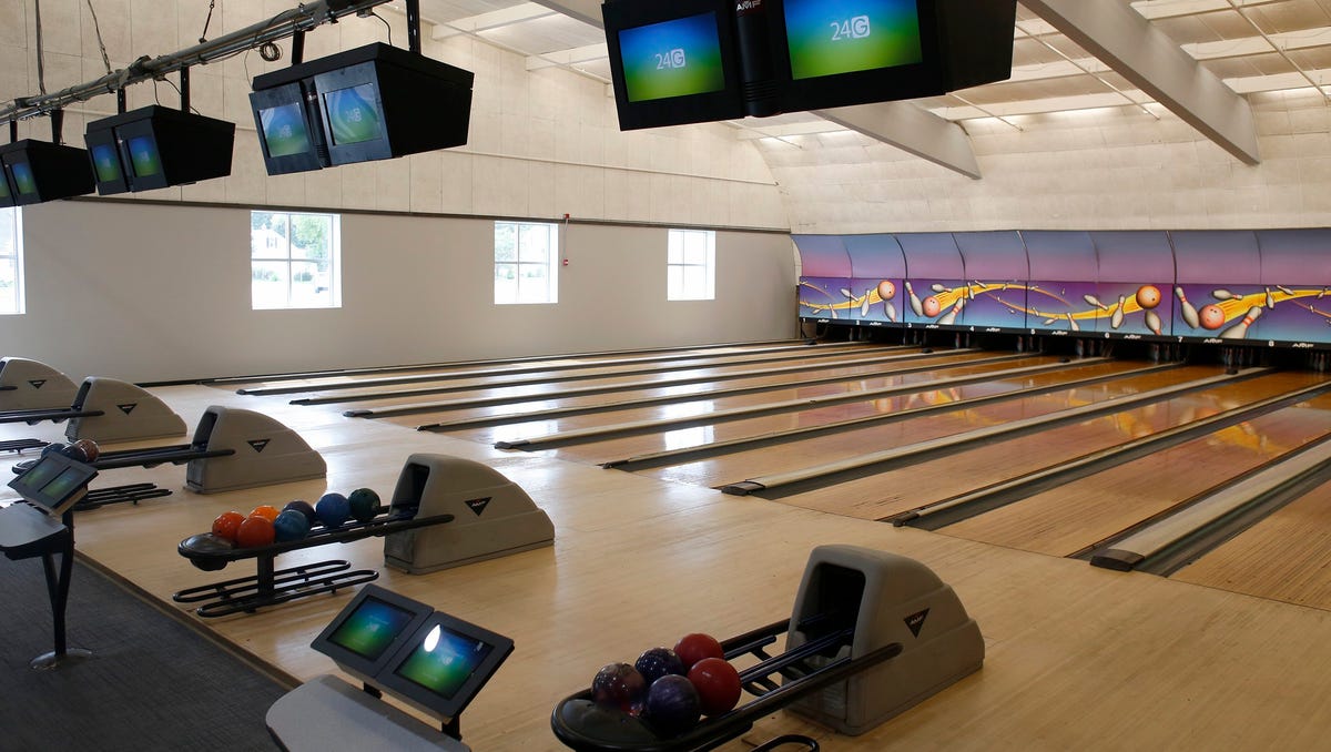 Mercury Lanes Bowling Alley In Dearborn Closing