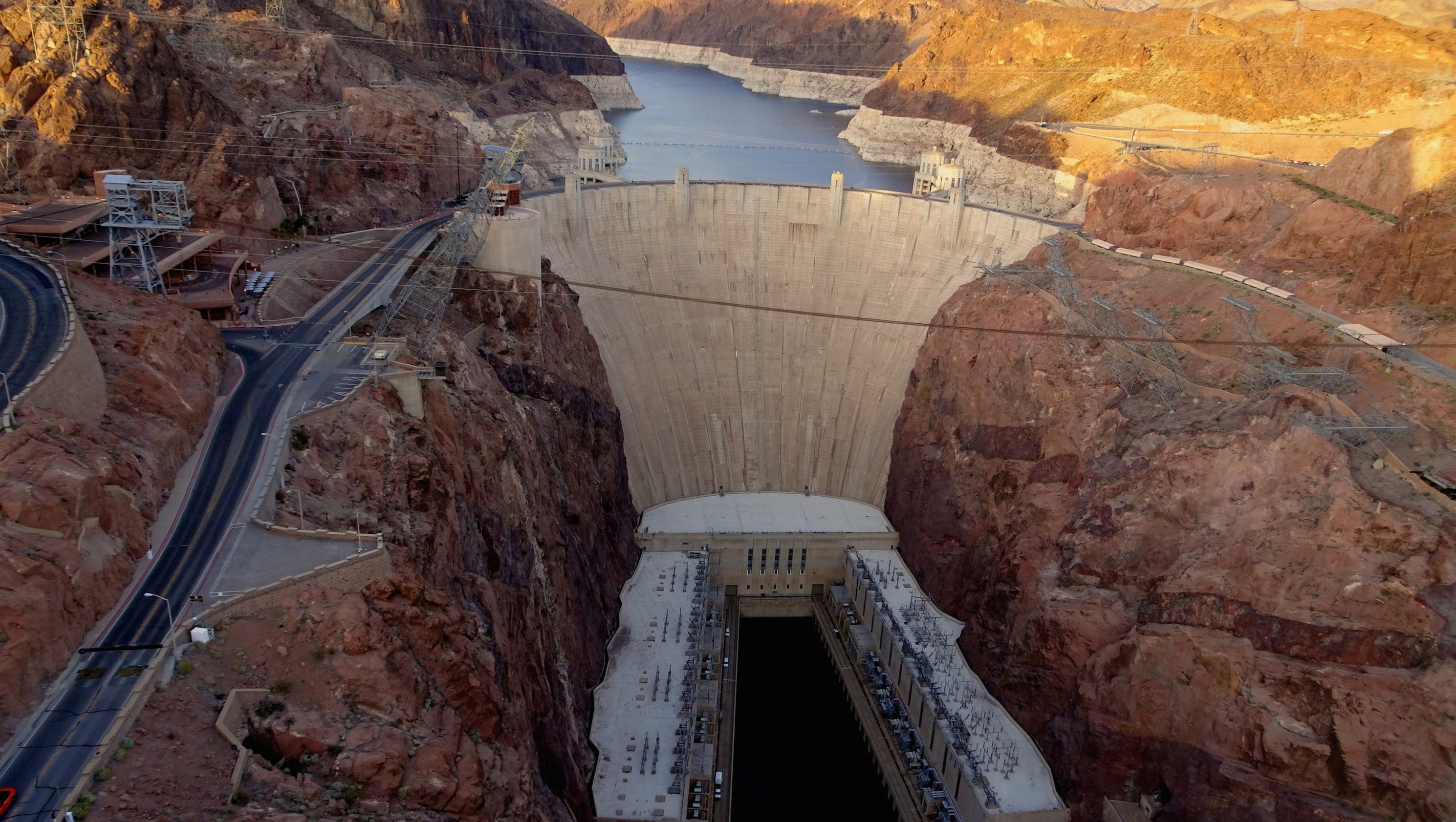 Hoover Dam Tours, sightseeing and where it is