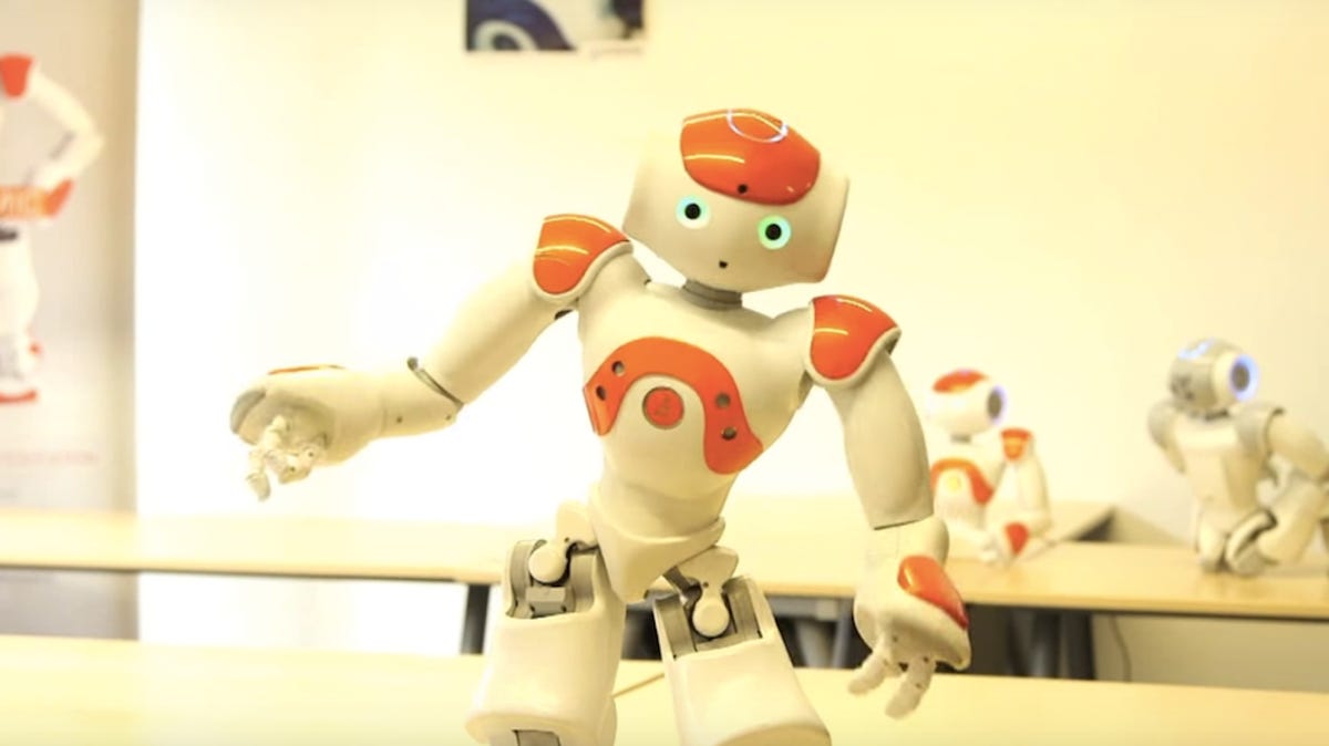 This Small Multilingual Robot Is Now Answering Travelers Questions In The Tokyo Airport