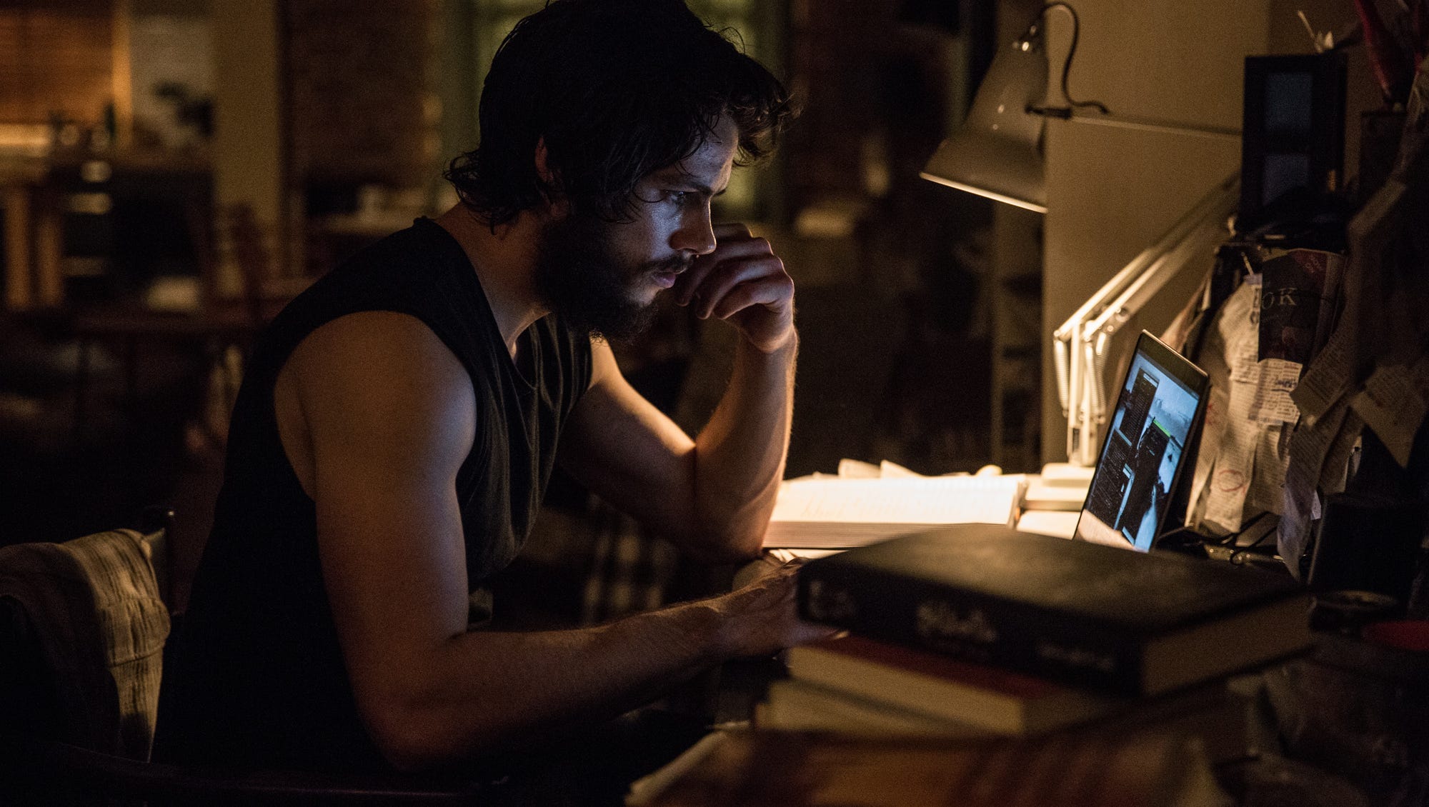 Dylan O Brien Kept His Injury Recovery Beard In American Assassin He is known for his lead role as thomas in the maze runner dystopian science fiction trilogy and for his role as stiles stilinski in the mtv. dylan o brien kept his injury recovery
