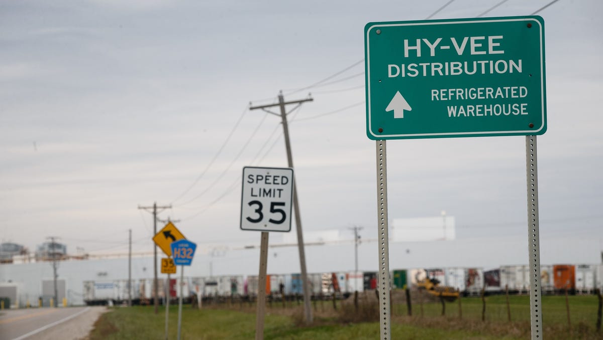 Photos HyVee Distribution center in Chariton
