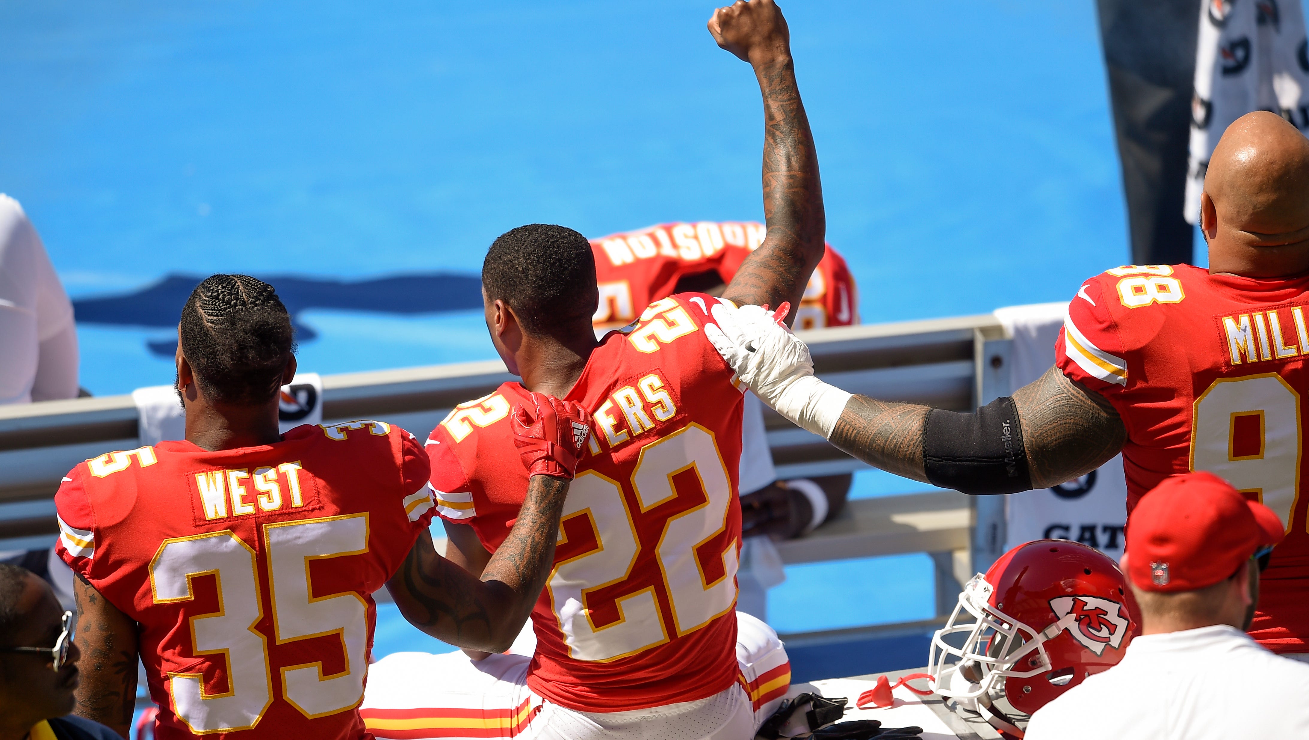 Trump S Rhetoric Forces Nfl Teams To Take Stand As Owners Players