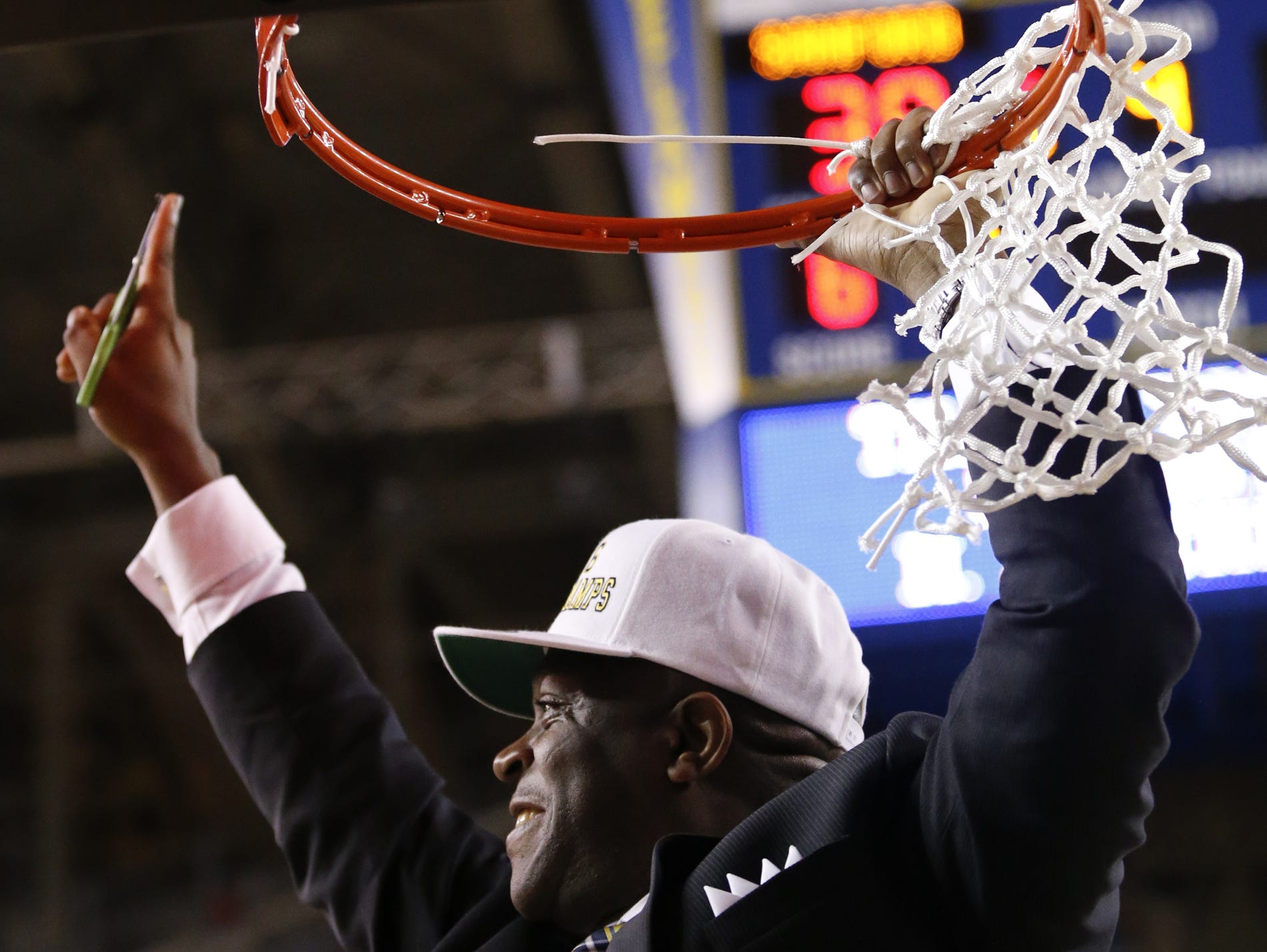 Sanford's Stan Waterman has been named as an assistant coach on the USA Basketball U16 Men's National Team that will play in Argentina in June.