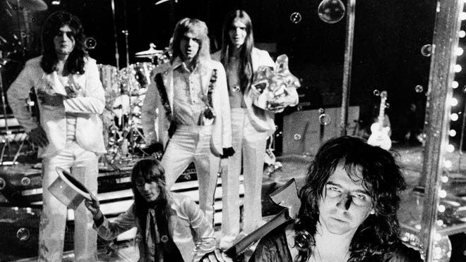 The Story Behind Alice Cooper S New Song Inspired By Covid 19 Pandemic