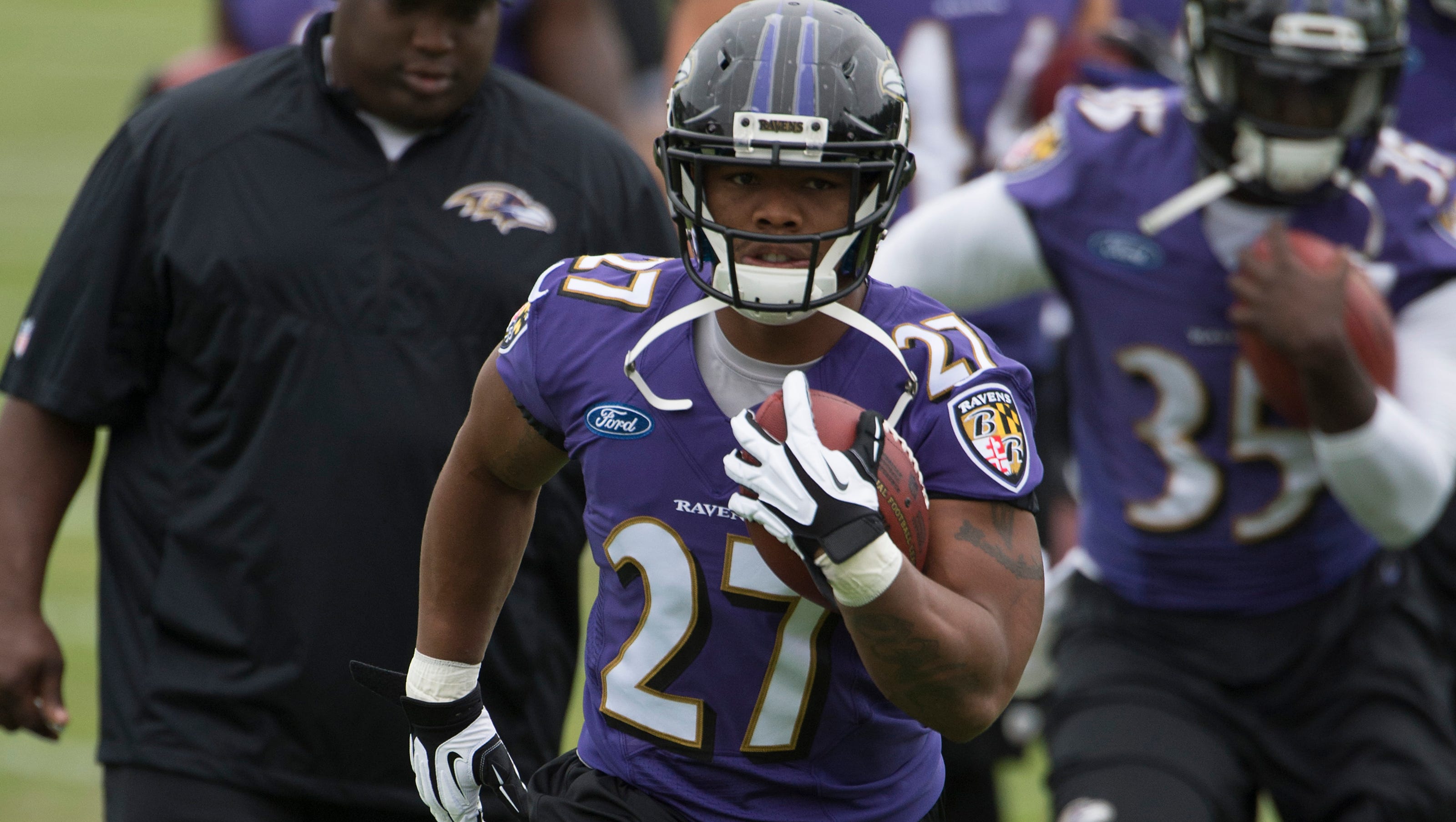 Longer video shows obscenities, spitting in Ray Rice incident