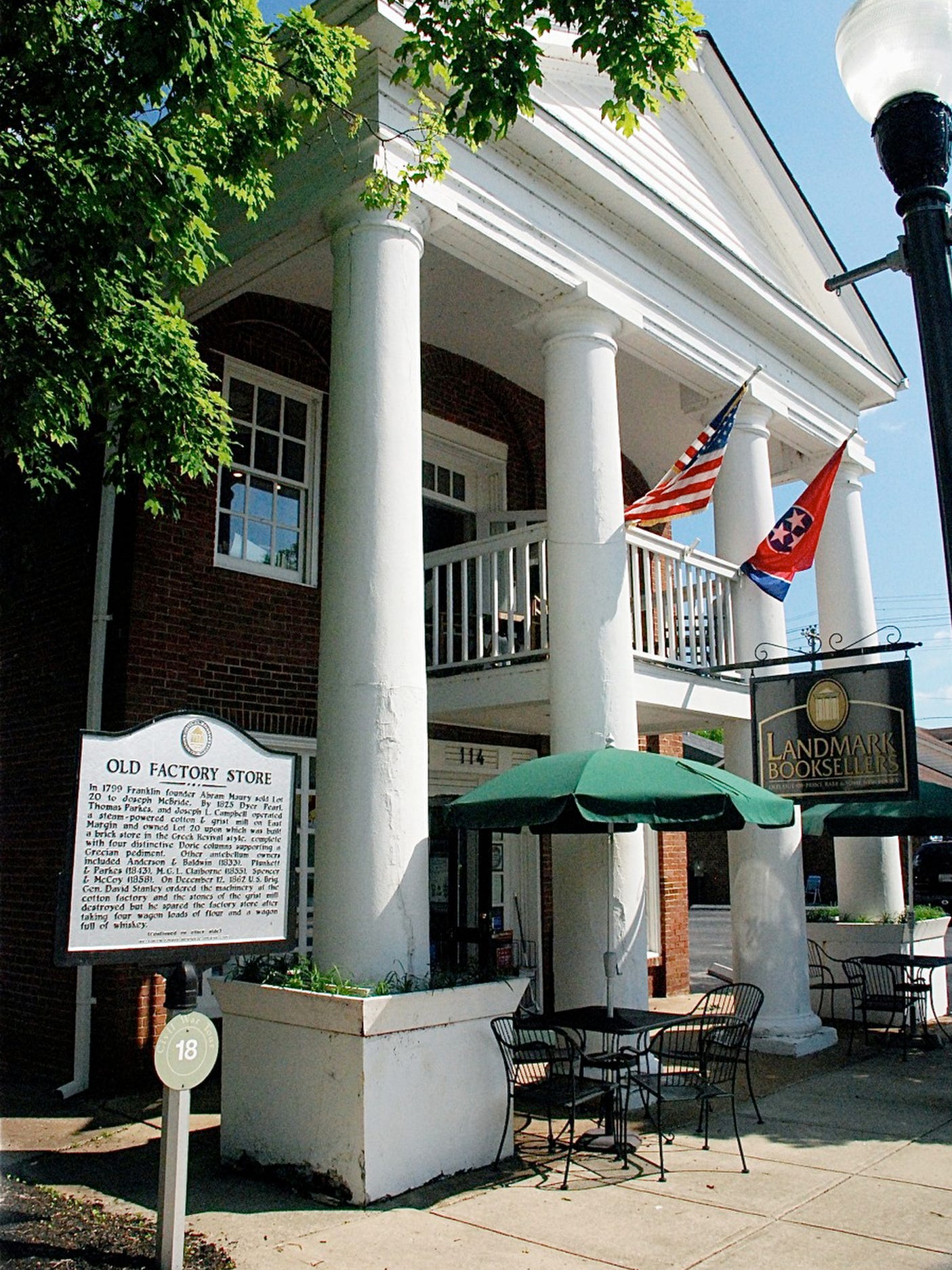 Landmark Booksellers Franklin Tennessee - Road Trip Planner, Road Trips USA, Road Trip America, Road Trips In USA, road trips planning, america road trip, road trip USA, best road trips in America, best road trip stops along I-65