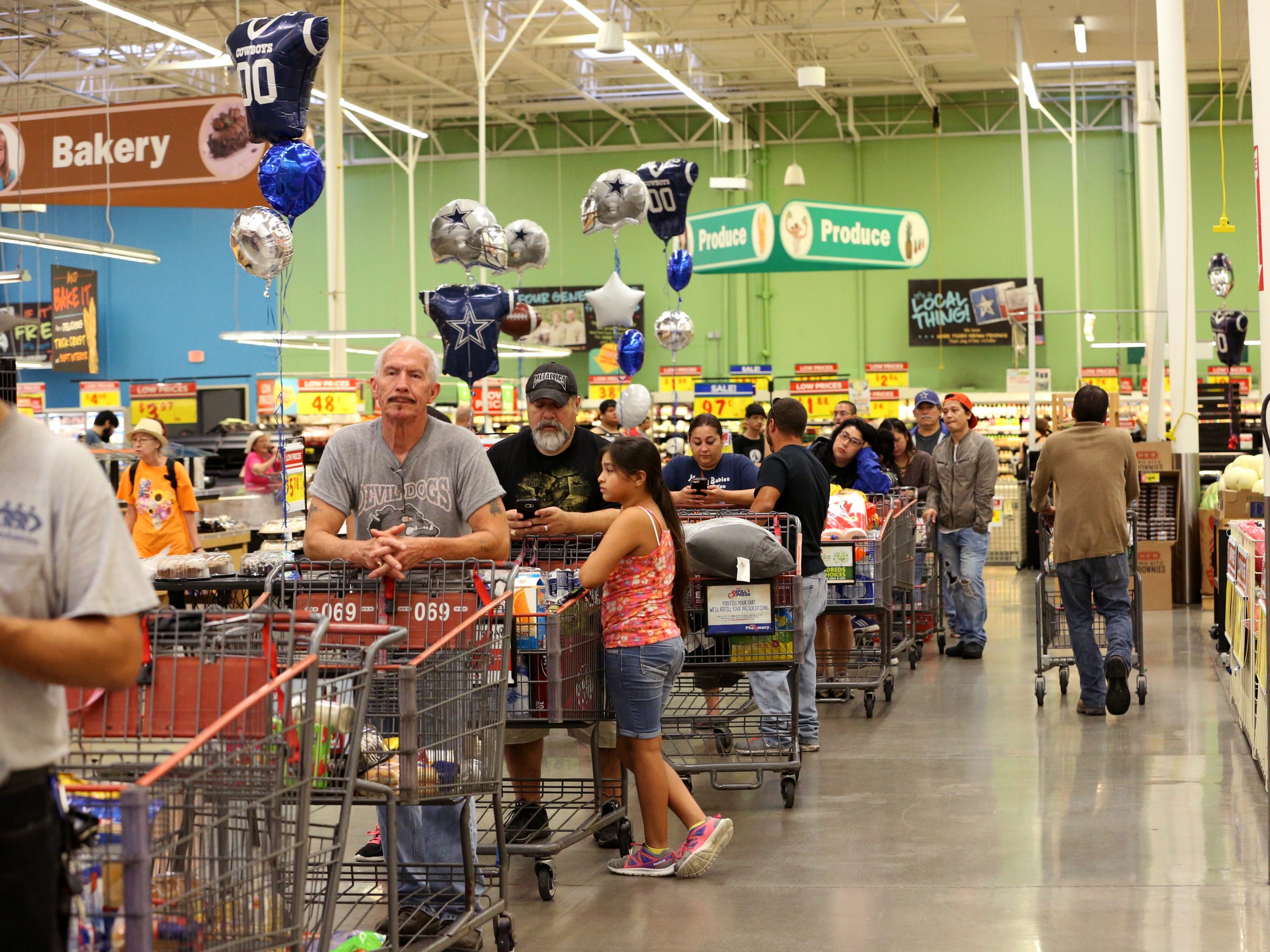 Here's your ultimate hurricane preparedness list