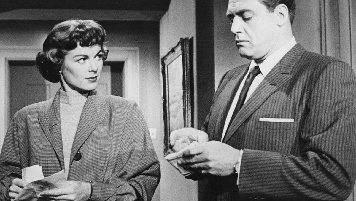 Barbara Hale, loyal Della Street on TV's 'Perry Mason,' dies