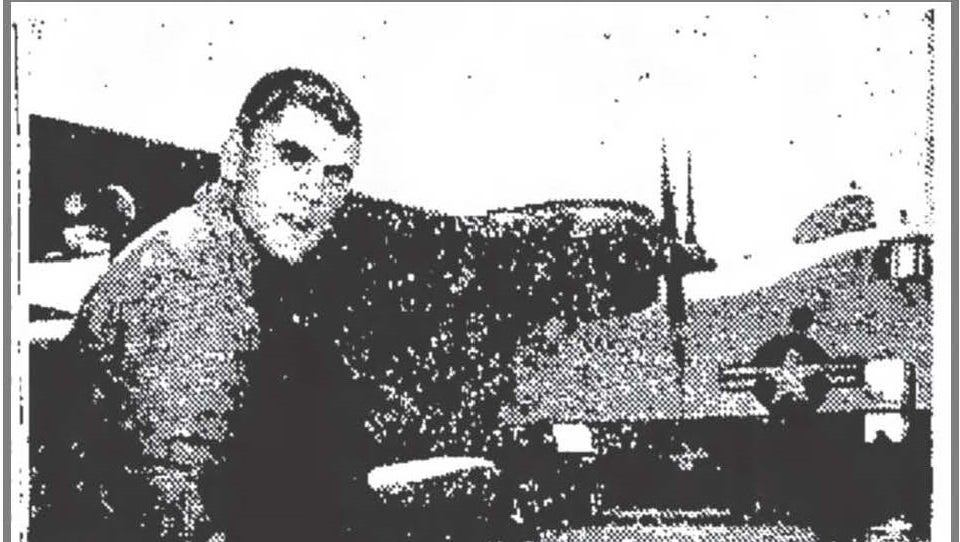 1960: Navy seaplane makes crash landing at Ascarate